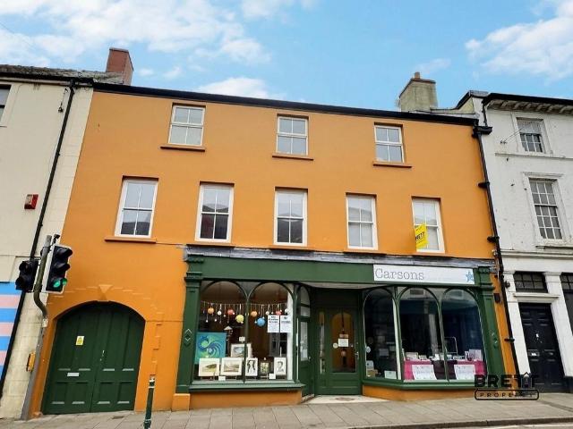 Flat 1 37 Main Street, Pembroke. 1 bed flat to rent £525 pcm £121 pw