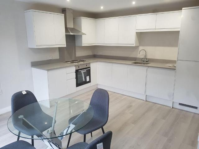 Flat 1 7, Wynnstay Grove, Manchester. 4 bed apartment to rent £2,360 pcm £545 pw