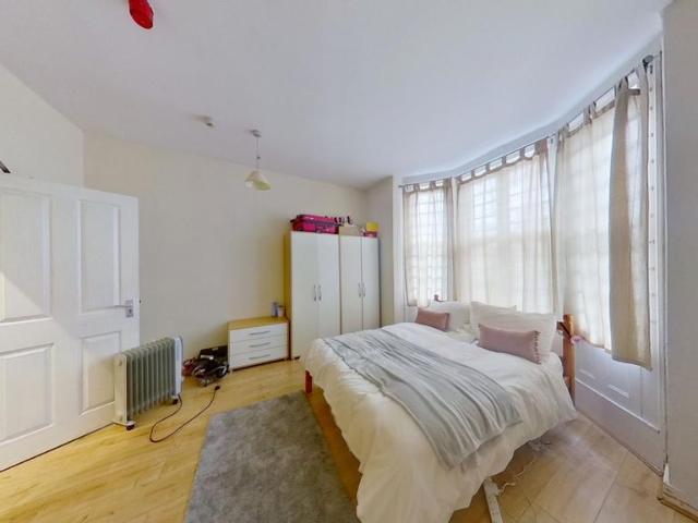 Flat 1, 7 Alpha Terrace, NG1 4EP 4 bed ground floor flat to rent £2,028 pcm £468 pw