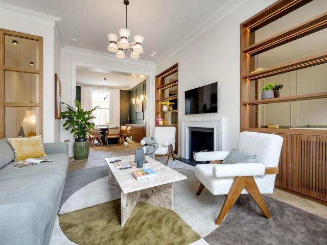 Flat 1, 7 Philbeach Gardens, London SW5 3 bed apartment to rent £10,000 pcm £2,308 pw