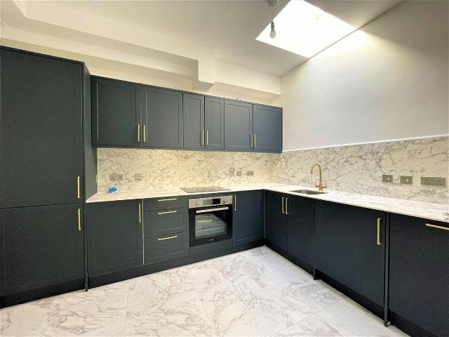 Flat 1, 43 Clarence Square, Brighton BN1, 2 bed maisonette to rent, £2,100 pcm | PrimeLocation