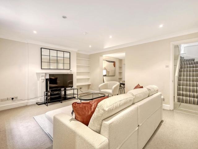 Flat 1, 4 Sandwich Street