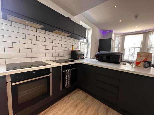 Flat 1, 60 Talbot Street 6 bed flat to rent £4,160 pcm £960 pw