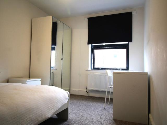 Flat 1, 65 Clarendon Road, LS2 9PB, Leeds