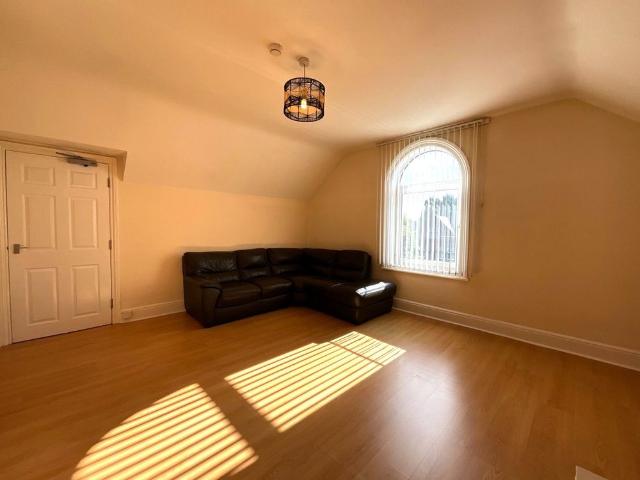 Flat 1, Avenue Road, Wheatley, DN2