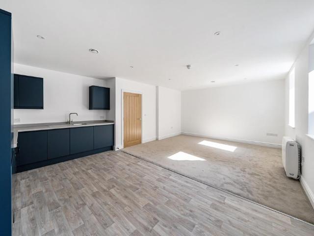 Flat 1 Discovery House, 154 Southgate. 2 bed flat to rent £1,350 pcm £312 pw