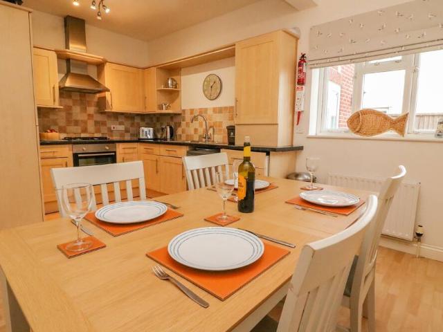 Flat 1, Ocean Watch 33 Greenhill | Studio townhouse for rent #165118015 | Rentberry
