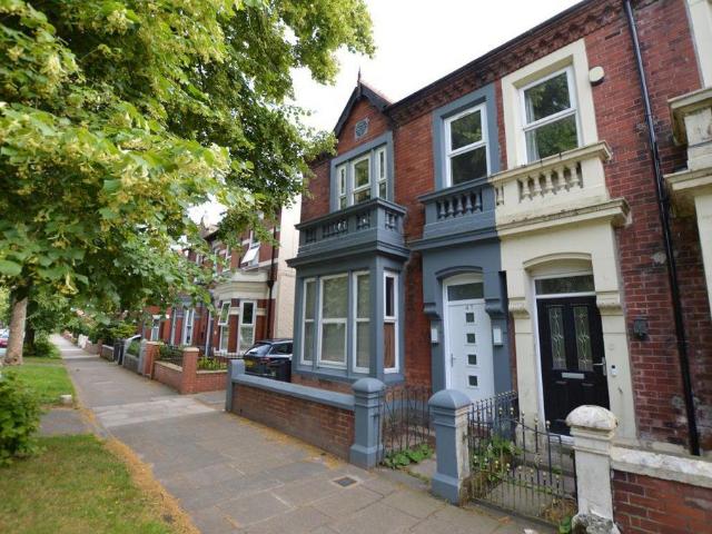 Flat 1, Parsons Walk, Wigan 2 bed flat to rent £795 pcm £183 pw