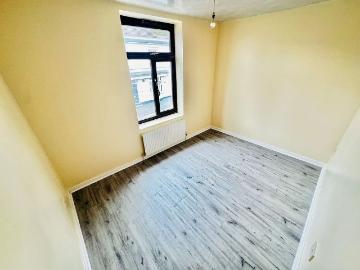 Flat 1, Room 2, 69 Wellington Road, Dudley DY1, Room to rent, £650 pcm | PrimeLocation