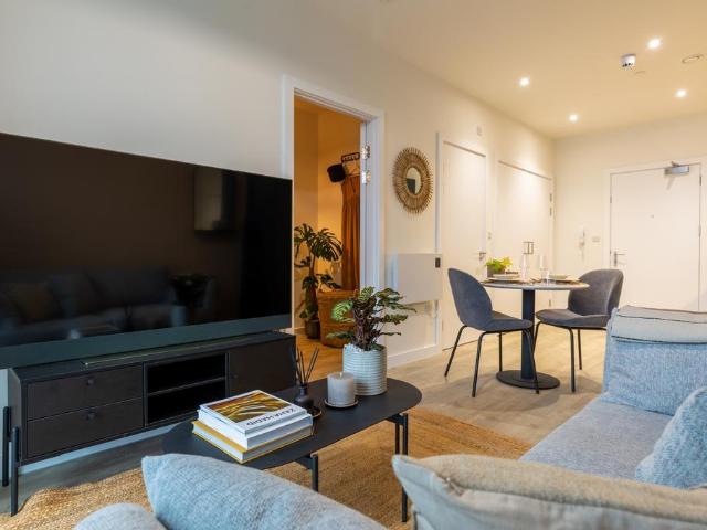 Flat 244, 166 Rockingham Street 1 bed flat to rent £1,025 pcm £237 pw
