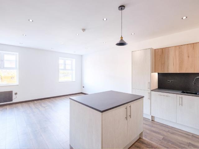 Flat 26, Standish Court PR7, 2 bed flat to rent, £995 pcm | PrimeLocation