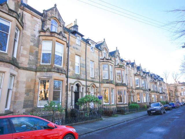 Flat 2/1 33 Westbourne Gardens Glasgow G12 9PF
