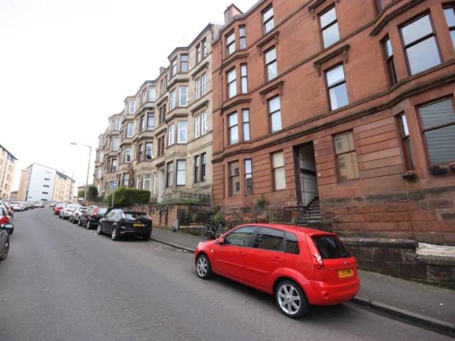 Flat 2/1, 91 Oban Drive, Glasgow G20, 2 bed flat to rent, £1,395 pcm | PrimeLocation