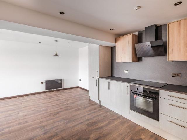 Flat 22, Standish Court PR7, 2 bed flat to rent, £1,250 pcm | PrimeLocation