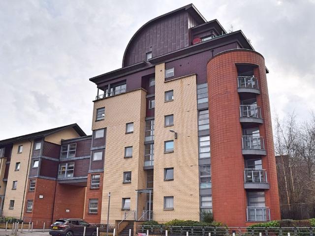 Flat 2/2, 250 Old Rutherglen Road, Glasgow G5, 3 bed flat to rent, £1,800 pcm | PrimeLocation