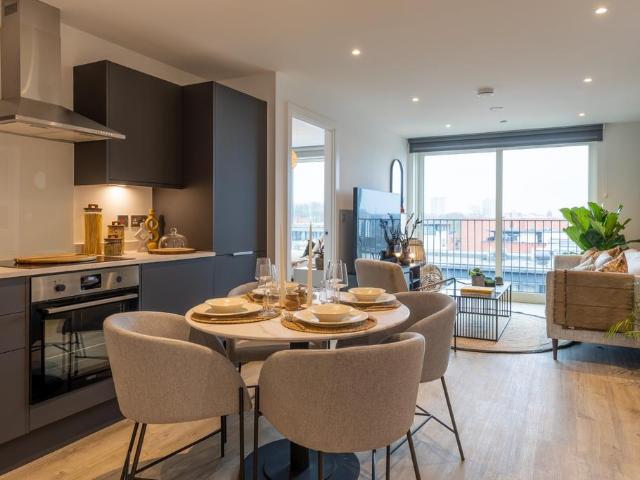 Flat 239, Hairpin House, Bradford. 2 bed flat to rent £1,430 pcm £330 pw