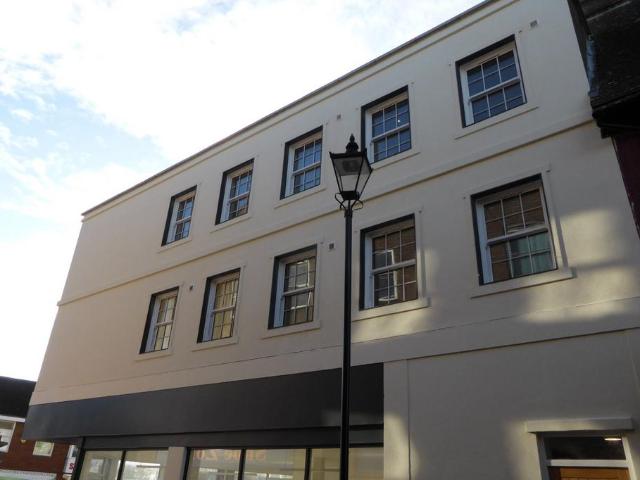 FLAT 2 100 102 High Street. 1 bed flat to rent £895 pcm £207 pw