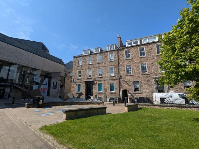 Flat 2, 10 Tay Square, Dundee DD1, 3 bed shared accommodation to rent, £450 pcm | PrimeLocation