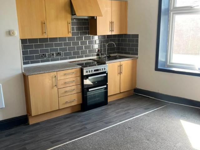 Flat 2, 114 South Street, Keighley 1 bed flat to rent £750 pcm £173 pw