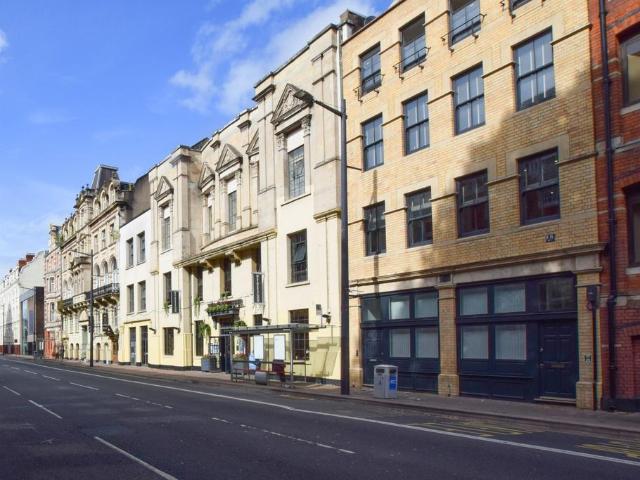11 Westgate street CF10 1DD 2 bed apartment to rent £1,250 pcm £288 pw