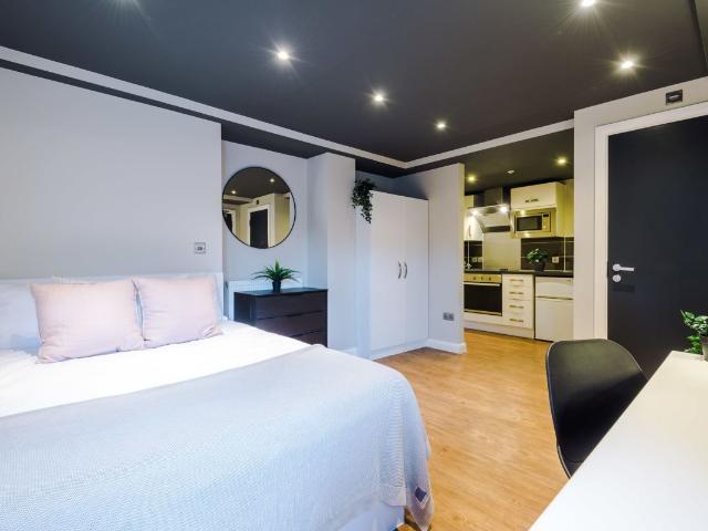 Flat 2, 160 Upper New Walk, Leicester LE1, Studio to rent, £910 pppm | PrimeLocation