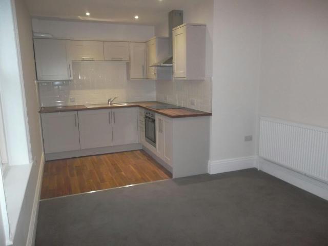 Flat 2, 16A High Street, Christchurch BH23, 1 bed flat to rent, £1,100 pcm | PrimeLocation