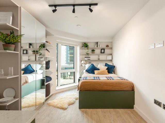Flat 2, 175, The Rex, Kingston Upon. Studio to rent £1,605 pcm £370 pw