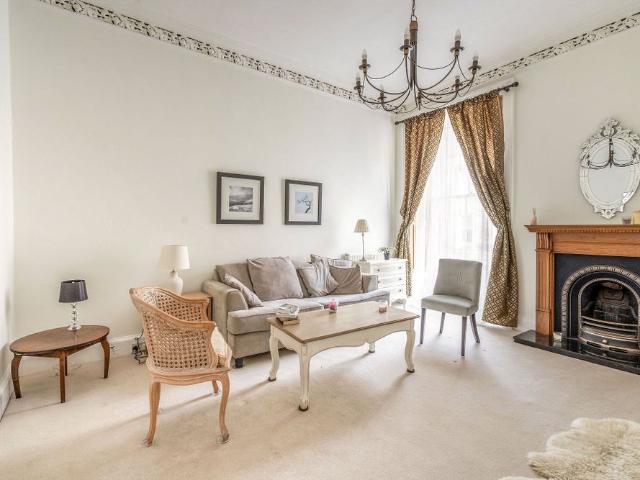 Flat 2 1f2, 26 Oxford Street
