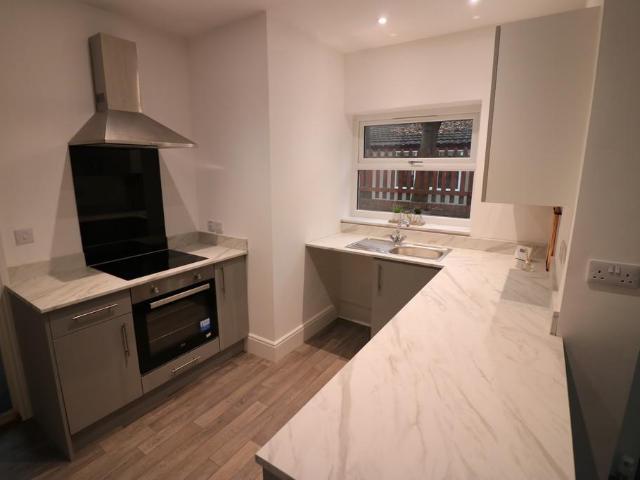 Flat 2, 20 Louis Street 1 bed apartment to rent £525 pcm £121 pw