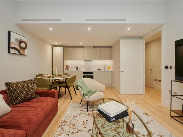 Flat 2, 219 Baker Street, London, NW1 1 bed flat to rent £4,750 pcm £1,096 pw