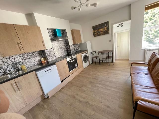 Flat 2, 25 Bennethorpe, Doncaster, South Yorkshire DN2, 2 bed flat to rent, £695 pcm | PrimeLocation