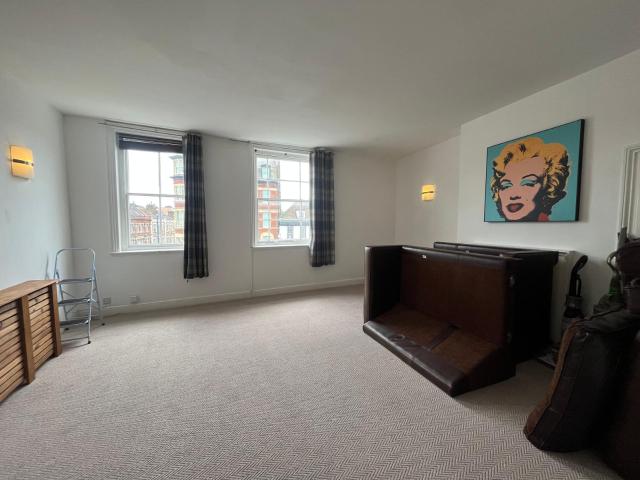 Flat 2, 29 High Street, Maidstone, Maidstone, ME14 1JF