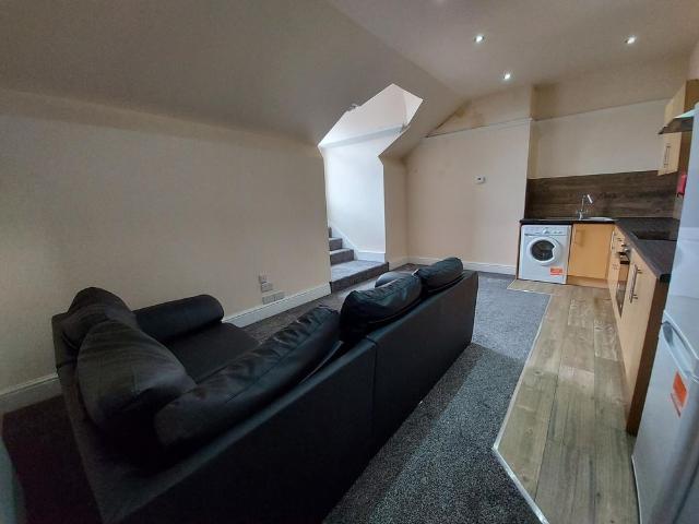 Flat 2, 29a, Ribblesdale Place