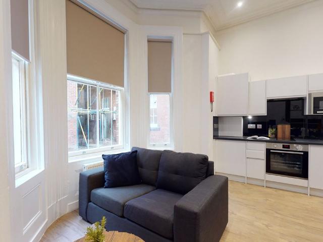 Flat 2, 34 Hyde Terrace