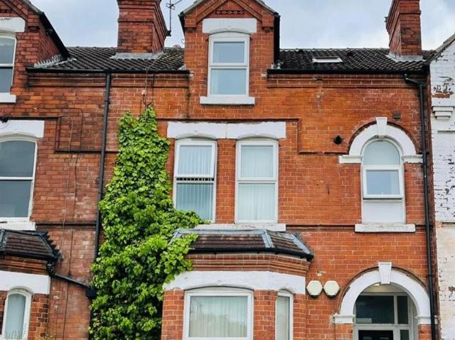 Flat 2, 41 Auckland Road 2 bed flat to rent £750 pcm £173 pw