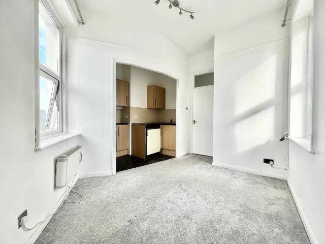 Flat 2, 41 Wrotham Road, Kent