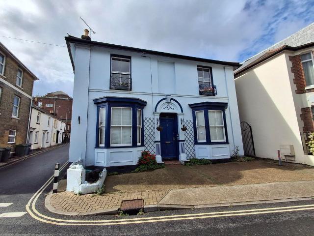 Flat 2 42 Castle Street, Ryde PO33, 1 bed flat to rent, £725 pcm | PrimeLocation