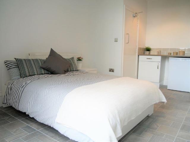 Flat 2, 46 Headingley Lane, LS6 2EL, Leeds
