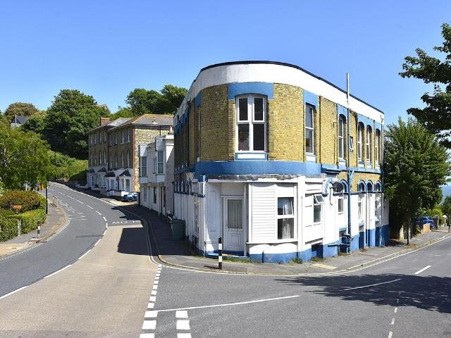 Flat 2 4 Trinity Road, Ventnor PO38, 2 bed flat to rent, £725 pcm | PrimeLocation