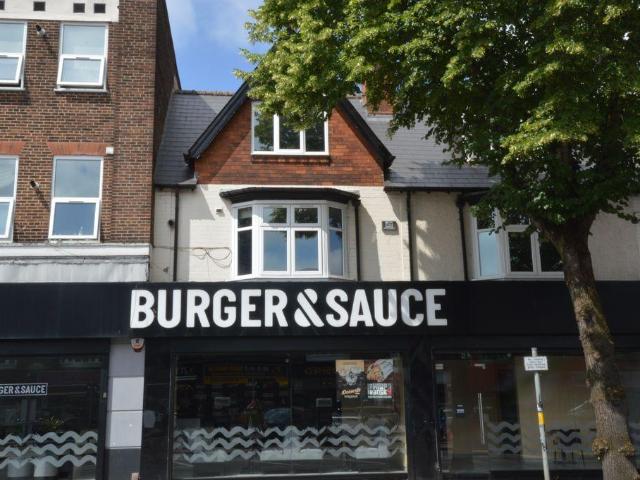 Flat 2, 4 Grange Road, Kings Heath. 2 bed flat to rent £950 pcm £219 pw