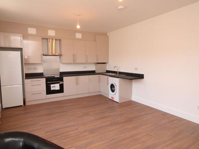 Flat 2, 54 Cambridge Road B13, 3 bed flat to rent, £1,350 pcm | PrimeLocation