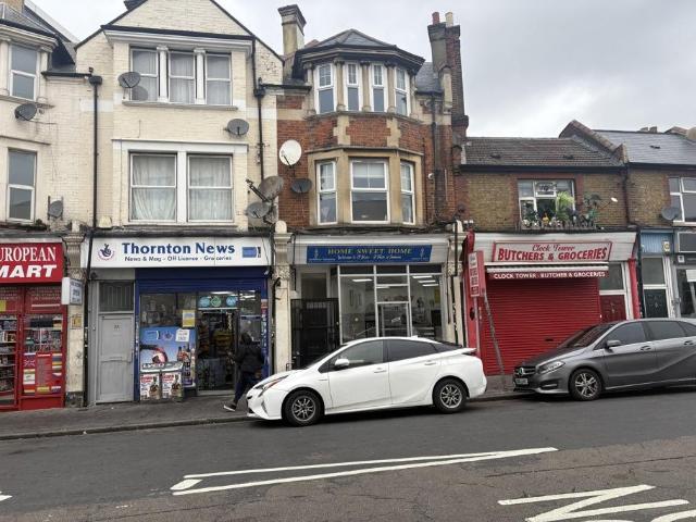 FLAT 2 5A WOODVALLE ROAD THORNTON. 1 bed flat to rent £1,100 pcm £254 pw