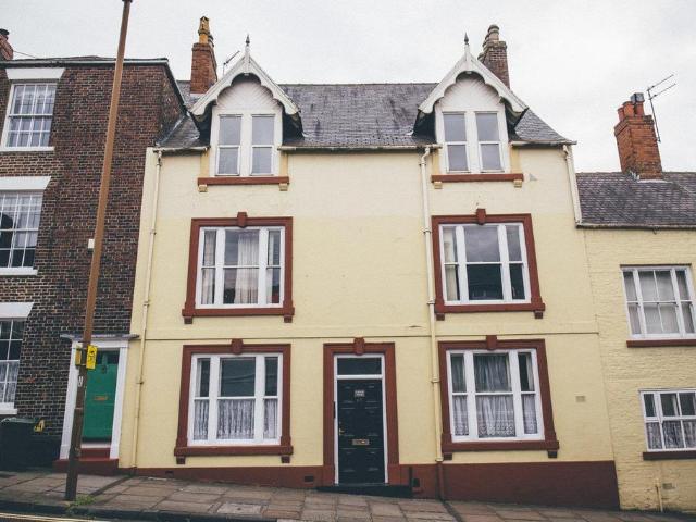 Flat 2, 65 Claypath, Durham 5 bed private hall to rent £888 pcm £205 pw