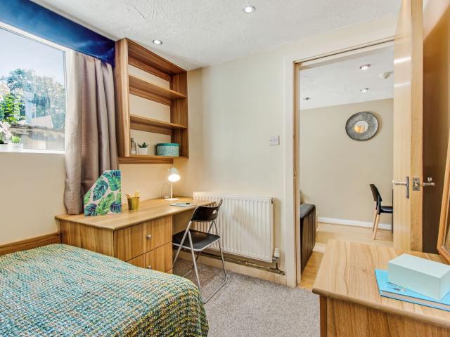 Flat 2, 65 WOODSLEY ROAD Leeds LS3 1DX