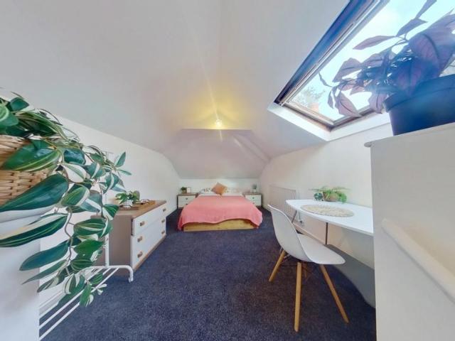 Flat 2, 9a Forest Road East. 4 bed flat to rent £2,167 pcm £500 pw