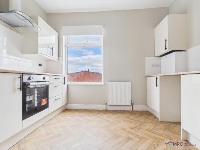 Flat 2, Albert Avenue, Anlaby Road, HU3 1 bed flat to rent £595 pcm £137 pw
