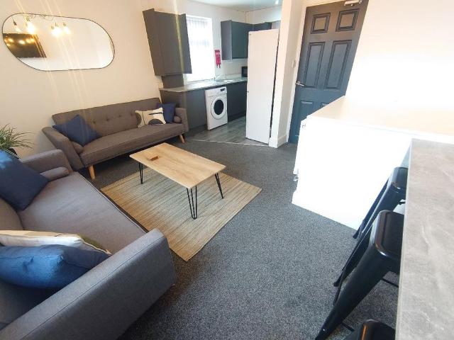 Flat 2, Boaler Street, Liverpool 5 bed flat to rent £2,275 pcm £525 pw