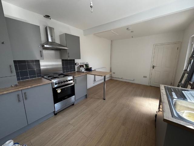 FLAT 2, Glanmor Terrace, Burry Port, SA16 0NE