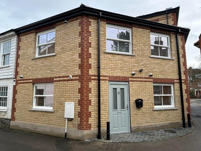 Flat 2 Danuta House, Hampton Court Village, East Molesey KT8, 2 bed flat to rent, £2,150 pcm | PrimeLocation