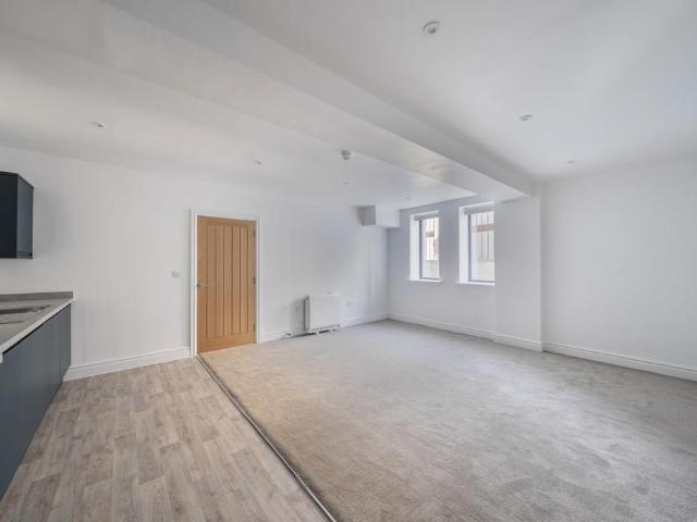 Flat 2 Discovery House, 154 Southgate. 2 bed flat to rent £1,275 pcm £294 pw